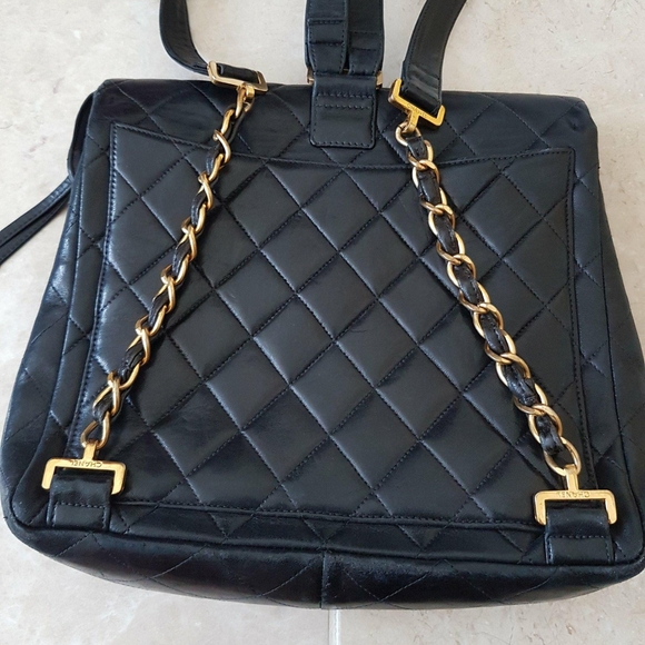 AUTHENTIC 1995 VINTAGE CHANEL CLASSIC LAMBSKIN FLAP BACKPACK WITH GHW - Picture 5 of 16